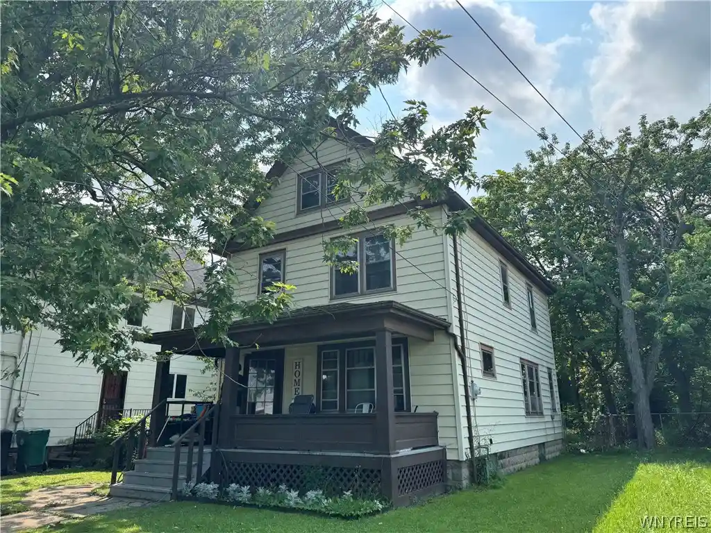 Photo 1 of Sale Pending at 828 15th Street, Niagara Falls, NY 14301 | MLS# B1703412 | Listing updated on 2026-10-16