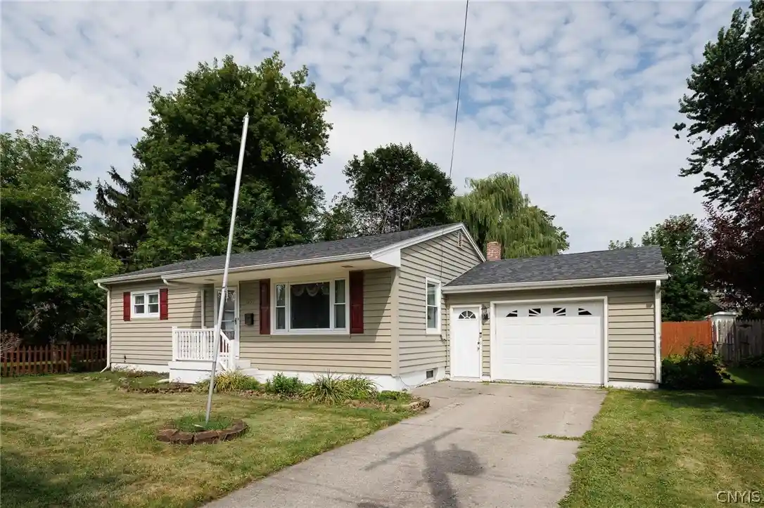 Photo 1 of Single family home for sale at 367 Broadway Ave W, Watertown, NY 13601 | MLS# S1704902 | Listing updated on 2026-08-27