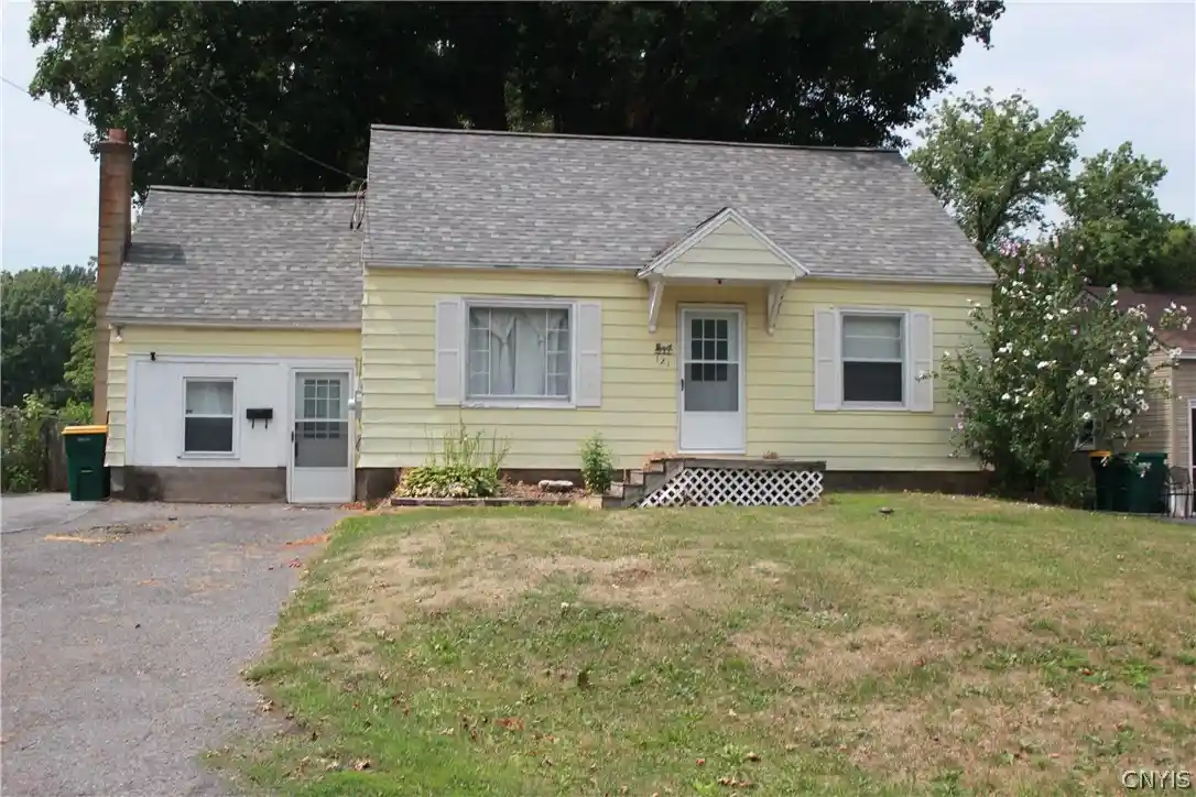 Photo 1 of Single family home for sale at 121 Edden Ln, Syracuse, NY 13212 | MLS# S1705461 | Listing updated on 2026-08-28