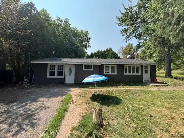 Photo 1 of Sale Pending at 102 Oakley Rd, Syracuse, NY 13209 | MLS# S1706086 | Listing updated on 2026-09-18