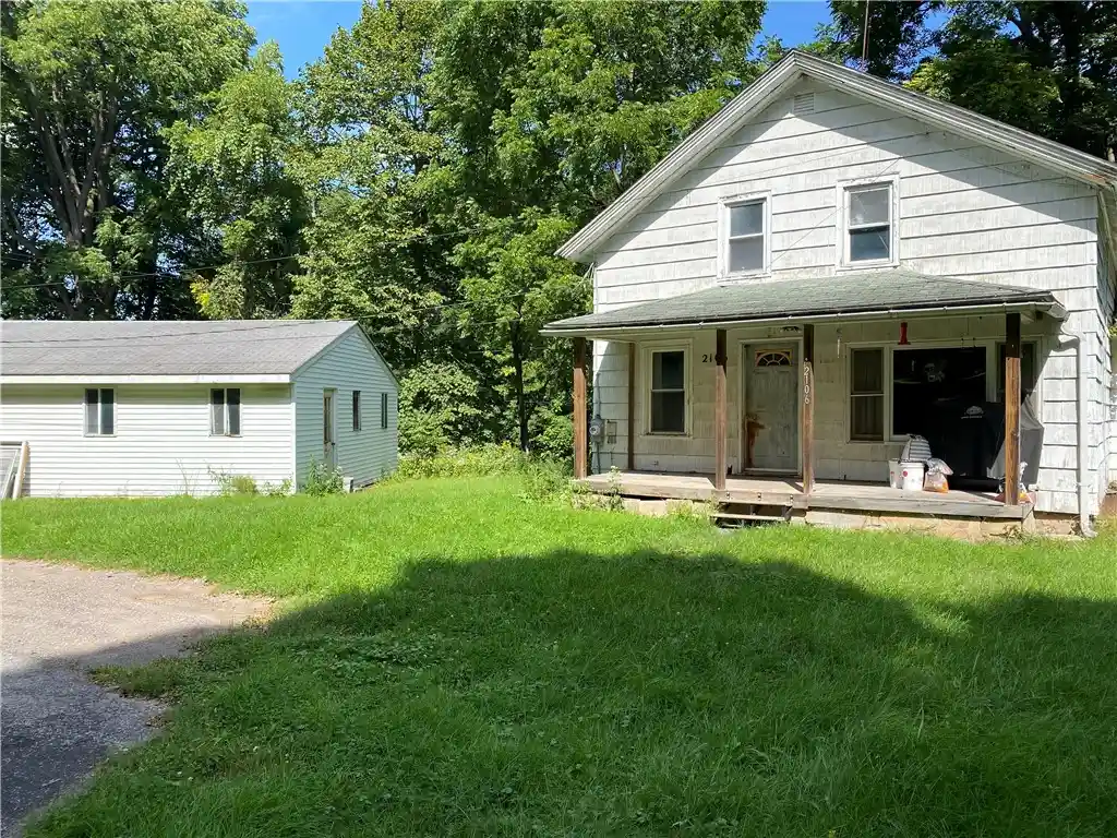Single family home for sale at 2106 Harris Rd, Palmyra, NY 14522 | MLS# R1706105