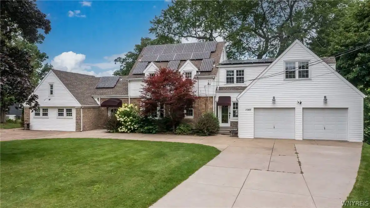 Photo 1 of Single family home for sale at 1085 Escarpment Dr, Lewiston, NY 14092 | MLS# B1704906 | Listing updated on 2026-09-17