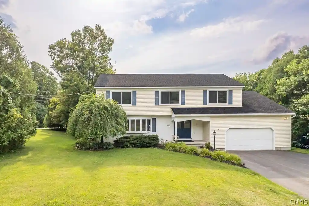 Photo 1 of Sale Pending at 5175 Winterton Dr, Fayetteville, NY 13066 | MLS# S1705600 | Listing updated on 2026-10-16