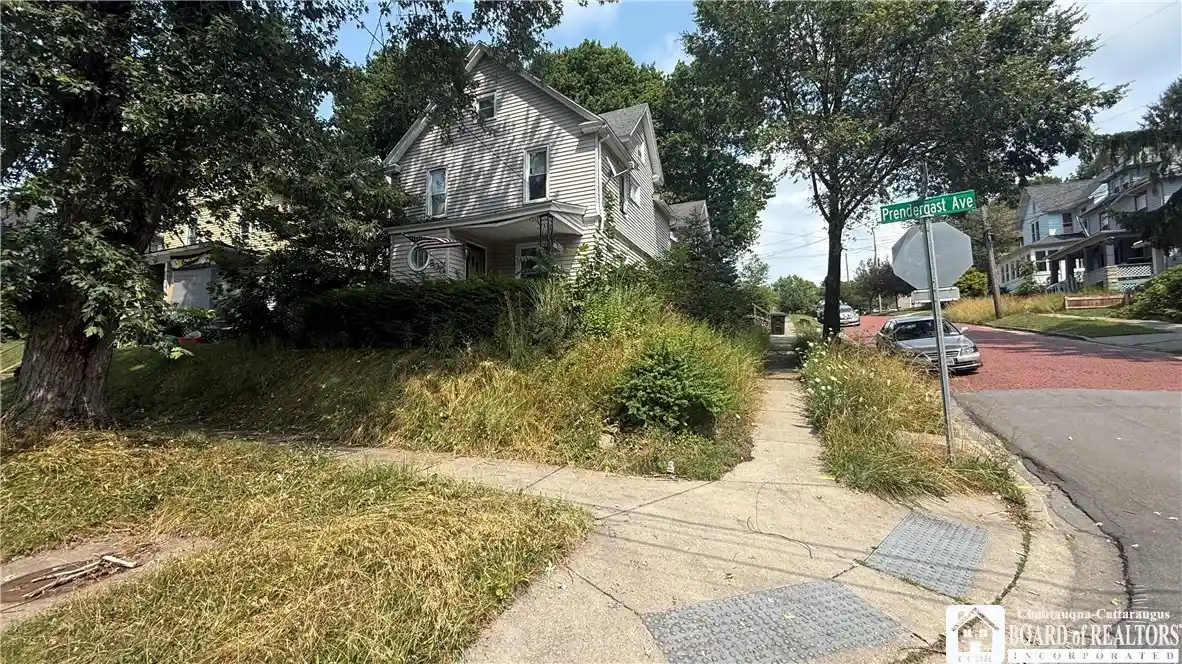 Photo 1 of Single family home for sale at 900 Prendergast Ave, Jamestown, NY 14701 | MLS# R1706773 | Listing updated on 2026-09-18