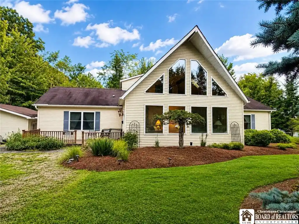 Photo 1 of Single family home for sale at 5991 Elm Ave, Dewittville, NY 14728 | MLS# R1706149 | Listing updated on 2026-09-21