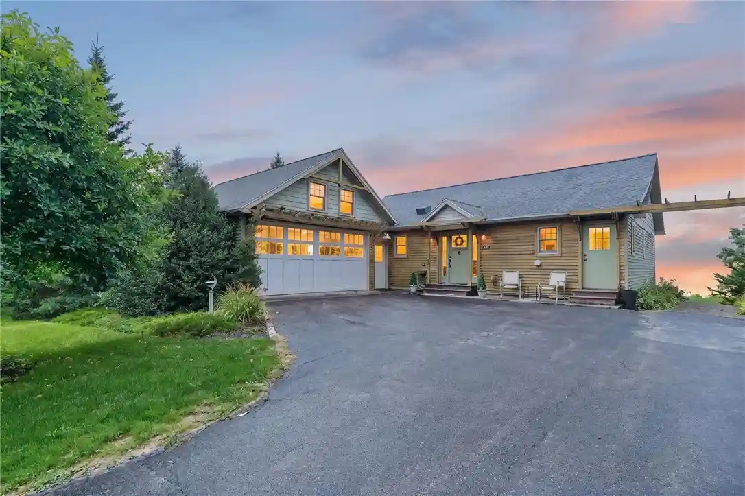 Photo 1 of Sale Pending at 4609 Spinnaker Ln, Williamson, NY 14589 | MLS# R1706566 | Listing updated on 2026-08-20