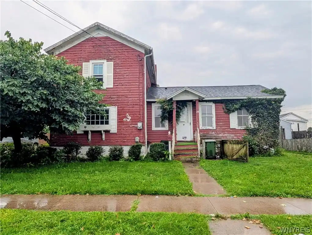 Photo 1 of Single family home for sale at 24 Park Ave, Middleport, NY 14105 | MLS# B1706853 | Listing updated on 2026-09-28
