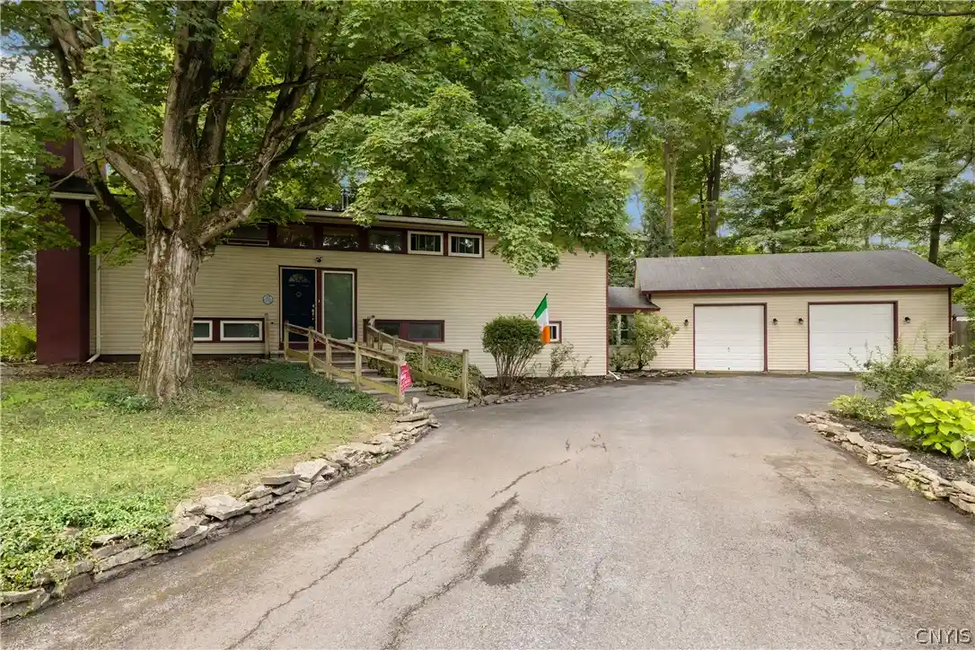 Photo 1 of Single family home for sale at 5006 Woodside Rd, Fayetteville, NY 13066 | MLS# S1706965 | Listing updated on 2026-10-18