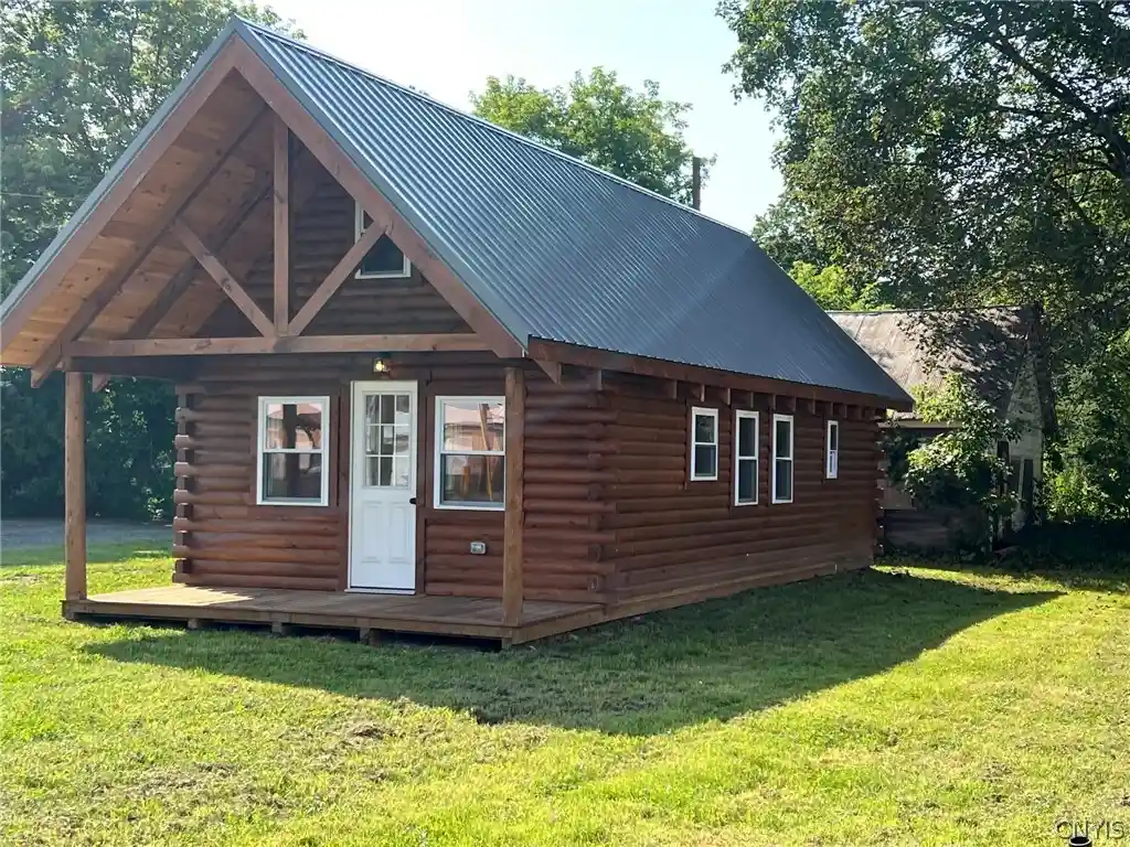 Photo 1 of Single family home for sale at 173 Madison St, Oriskany Falls, NY 13425 | MLS# S1706772 | Listing updated on 2026-10-21