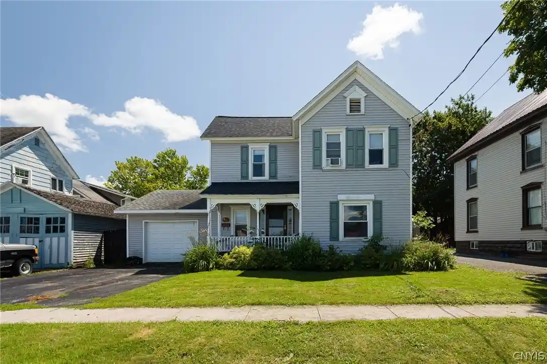 Photo 1 of Single family home for sale at 422 Pawling St, Watertown, NY 13601 | MLS# S1708373 | Listing updated on 2026-09-27