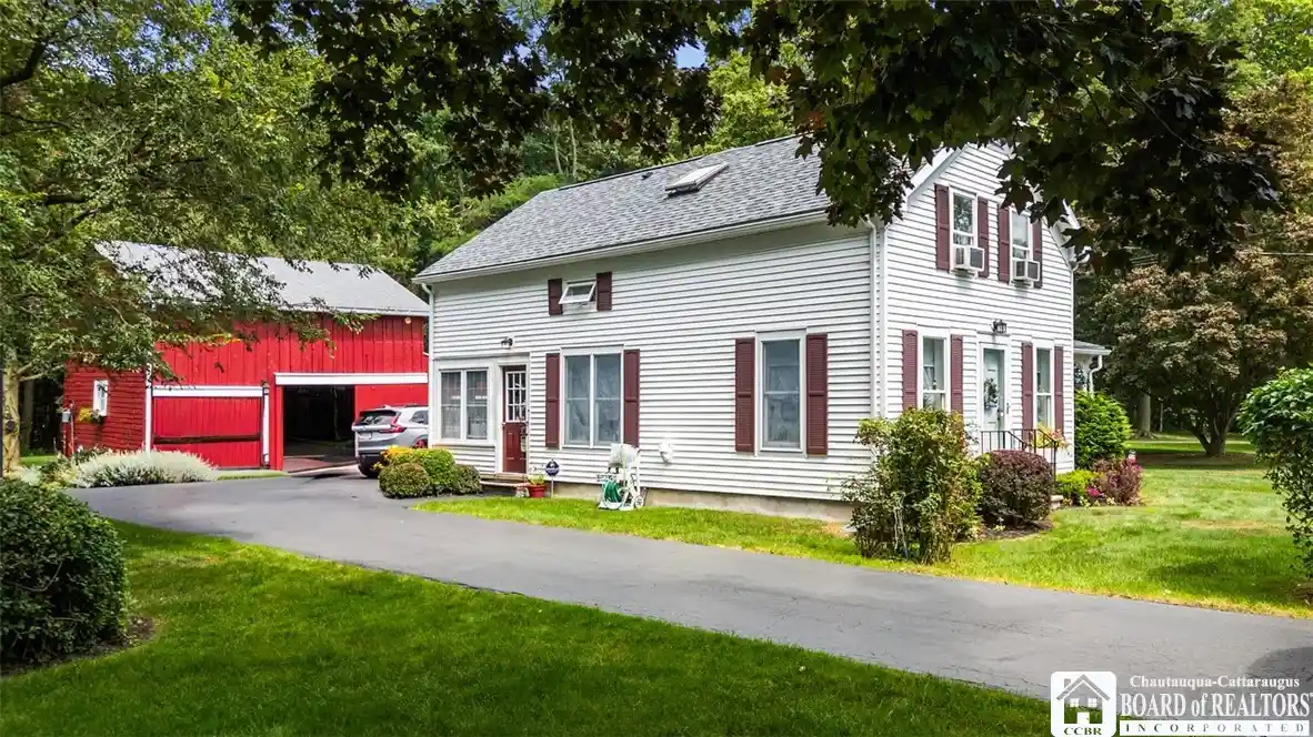 Photo 1 of Single family home for sale at 105 Matteson St, Fredonia, NY 14063 | MLS# R1708163 | Listing updated on 2026-10-03