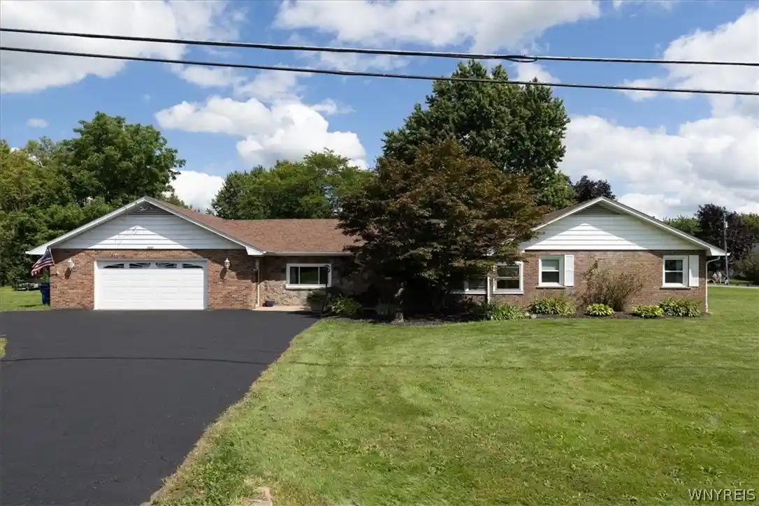Photo 1 of Sale Pending at 5783 Joanne Dr, Sanborn, NY 14132 | MLS# B1708421 | Listing updated on 2026-09-30