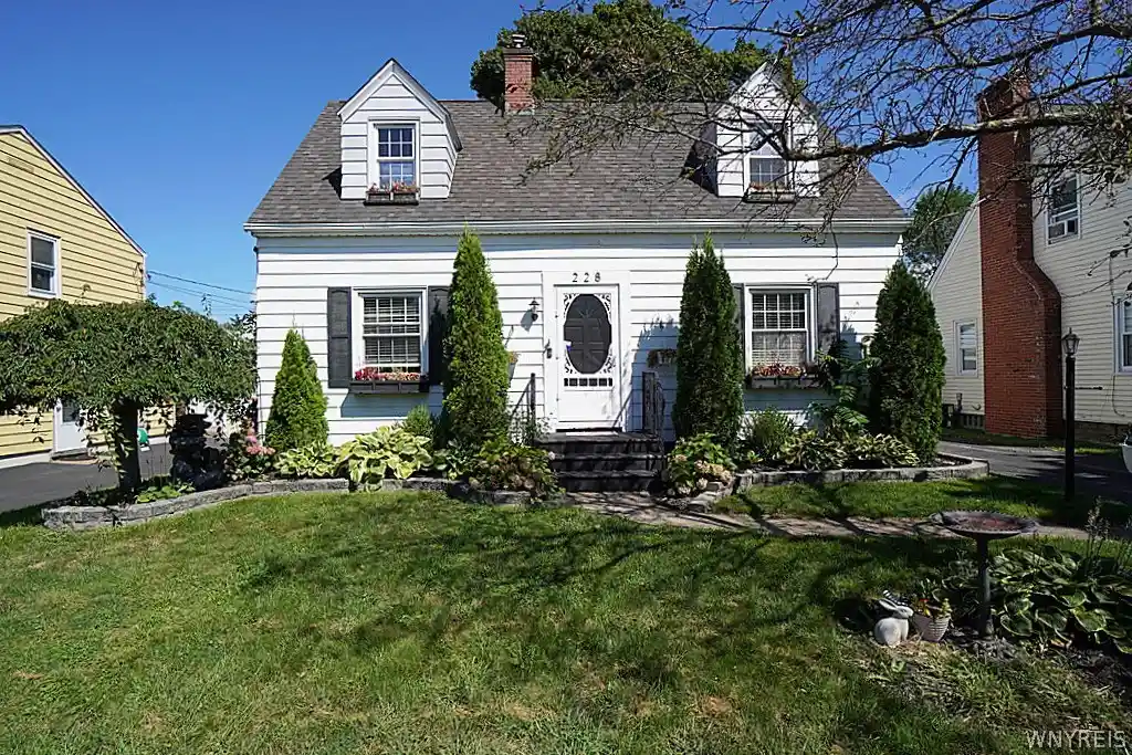 Photo 1 of Sale Pending at 228 Lindsay Pl, North Tonawanda, NY 14120 | MLS# B1708677 | Listing updated on 2026-09-18