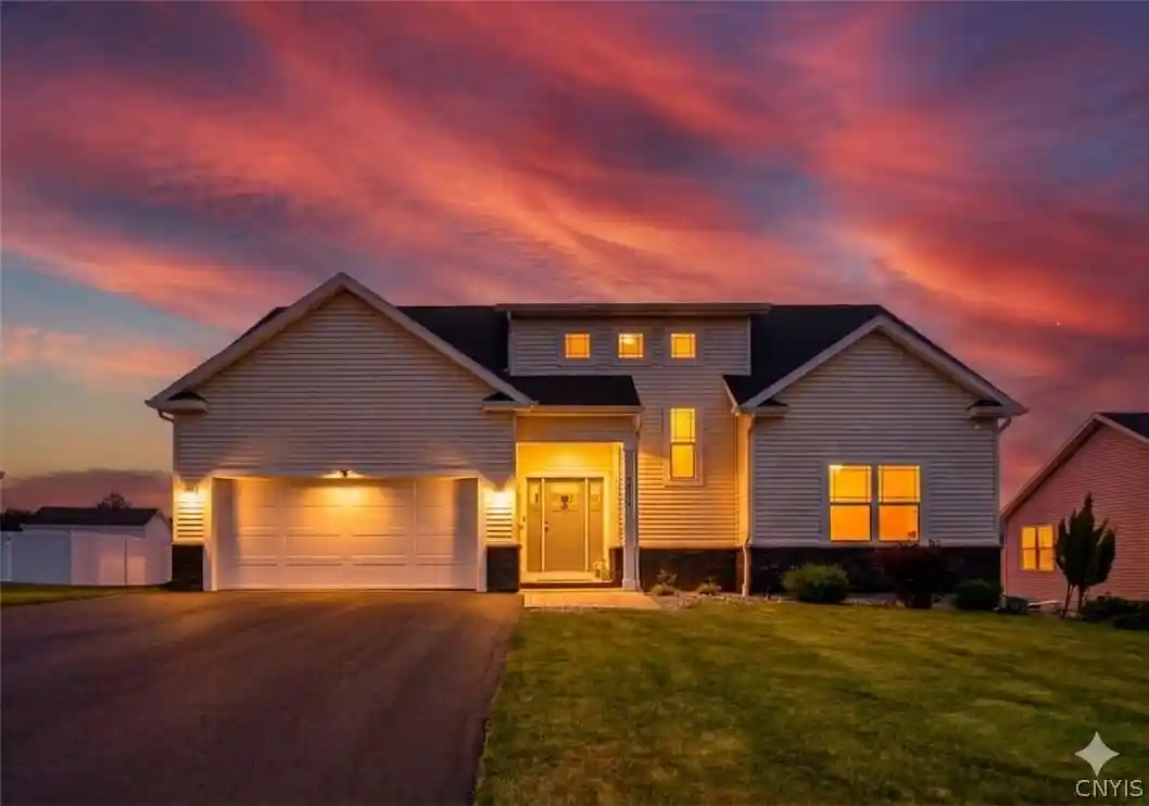 Photo 1 of Sale Pending at 213 Bloomfield St, Van Buren, NY 13027 | MLS# S1708500 | Listing updated on 2026-10-20