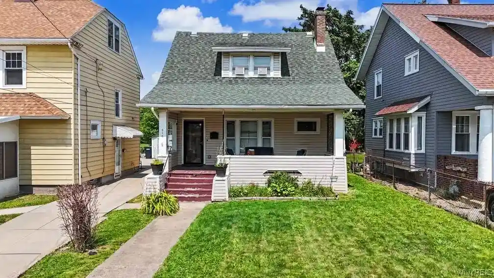 Photo 1 of Single family home for sale at 616 Chilton Ave, Niagara Falls, NY 14301 | MLS# B1702594 | Listing updated on 2026-08-21