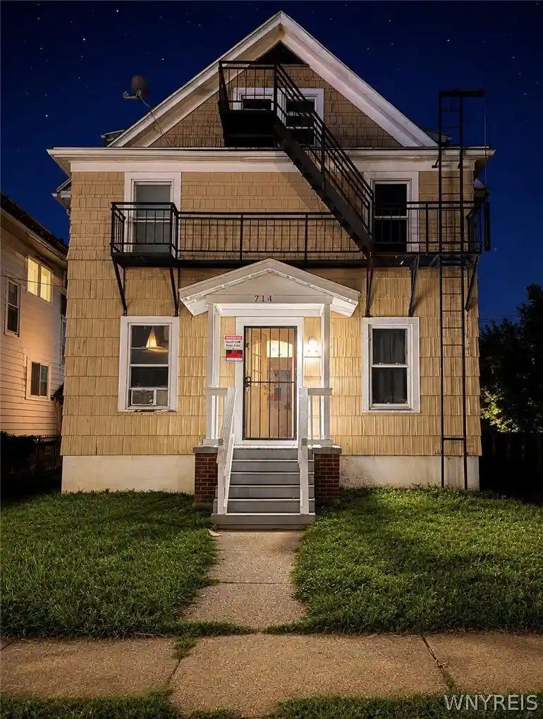 Photo 1 of Sale Pending at 714 8th St, Niagara Falls, NY 14301 | MLS# B1706775 | Listing updated on 2026-09-16