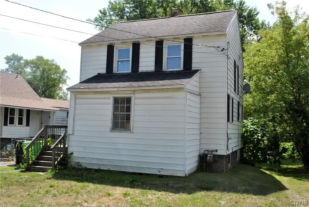 Single family home for sale at 231 Richfield Blvd, Salina, NY 13211 | MLS# S1707547