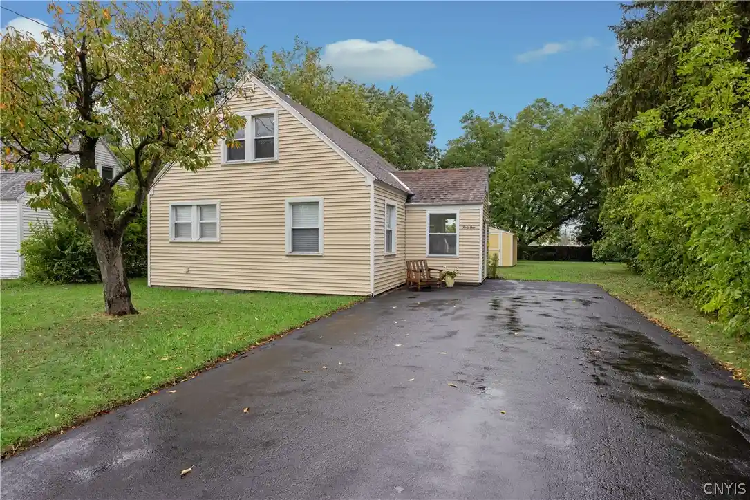 Photo 1 of Single family home for sale at 41 Grover St, De Witt, NY 13057 | MLS# S1709959 | Listing updated on 2026-10-19