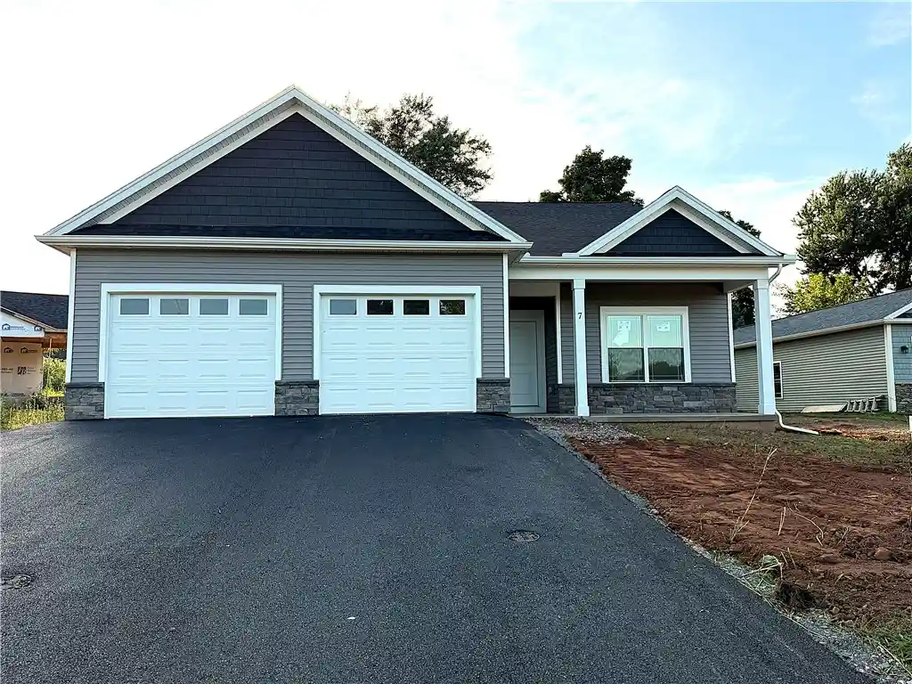 Photo 1 of Single family home for sale at 7 Anitas Ln, Sweden, NY 14420 | MLS# R1710130 | Listing updated on 2026-10-28