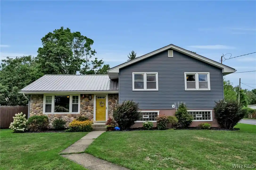 Photo 1 of Sale Pending at 470 Main Rd, Hanover, NY 14081 | MLS# B1710433 | Listing updated on 2026-09-15