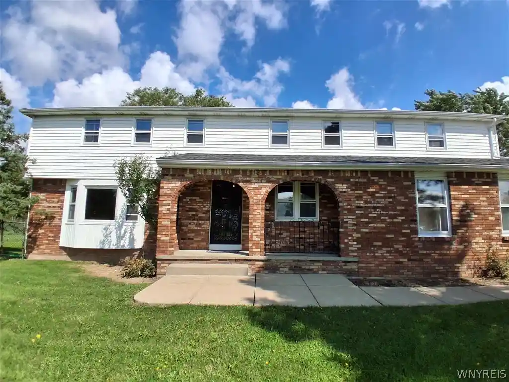 Single family home for sale at 1277 Ransom Rd, Grand Island, NY 14072 | MLS# B1710308