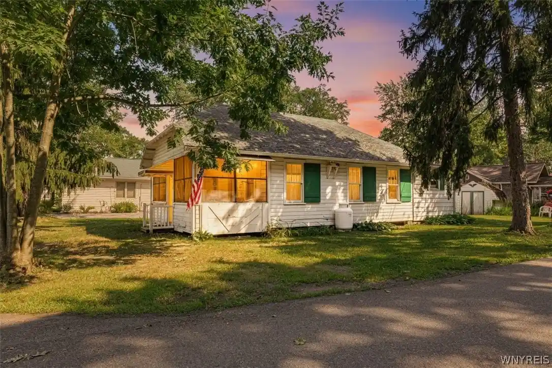 Photo 1 of Sale Pending at 3280 Orchard Pl, Wilson, NY 14172 | MLS# B1710684 | Listing updated on 2026-10-12