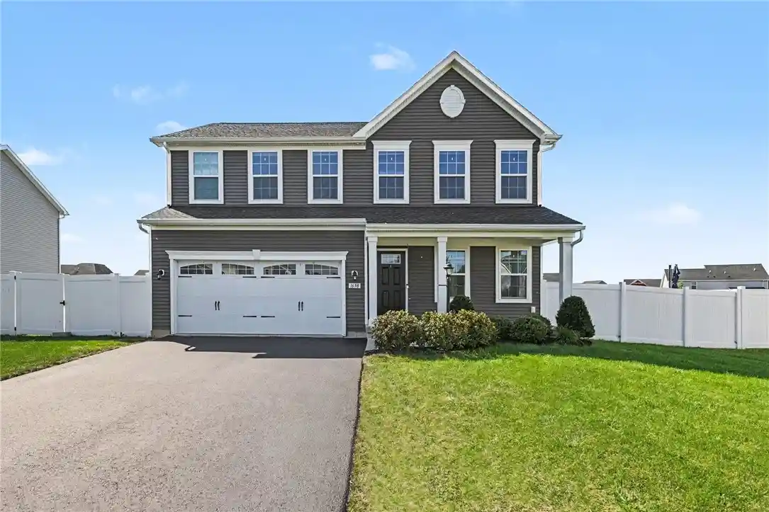 Photo 1 of Sale Pending at 1698 Jasper Dr, Farmington, NY 14425 | MLS# R1709975 | Listing updated on 2026-09-21