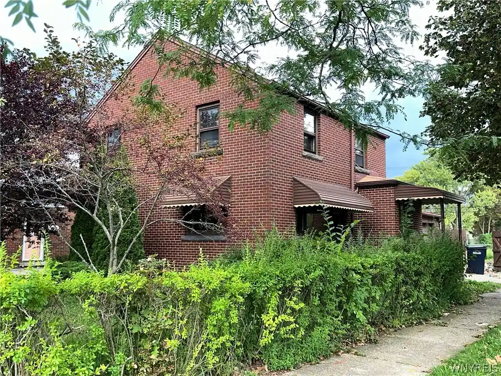 Photo 1 of Single family home for sale at 2104 Walnut Ave, Niagara Falls, NY 14301 | MLS# B1711275 | Listing updated on 2026-09-04