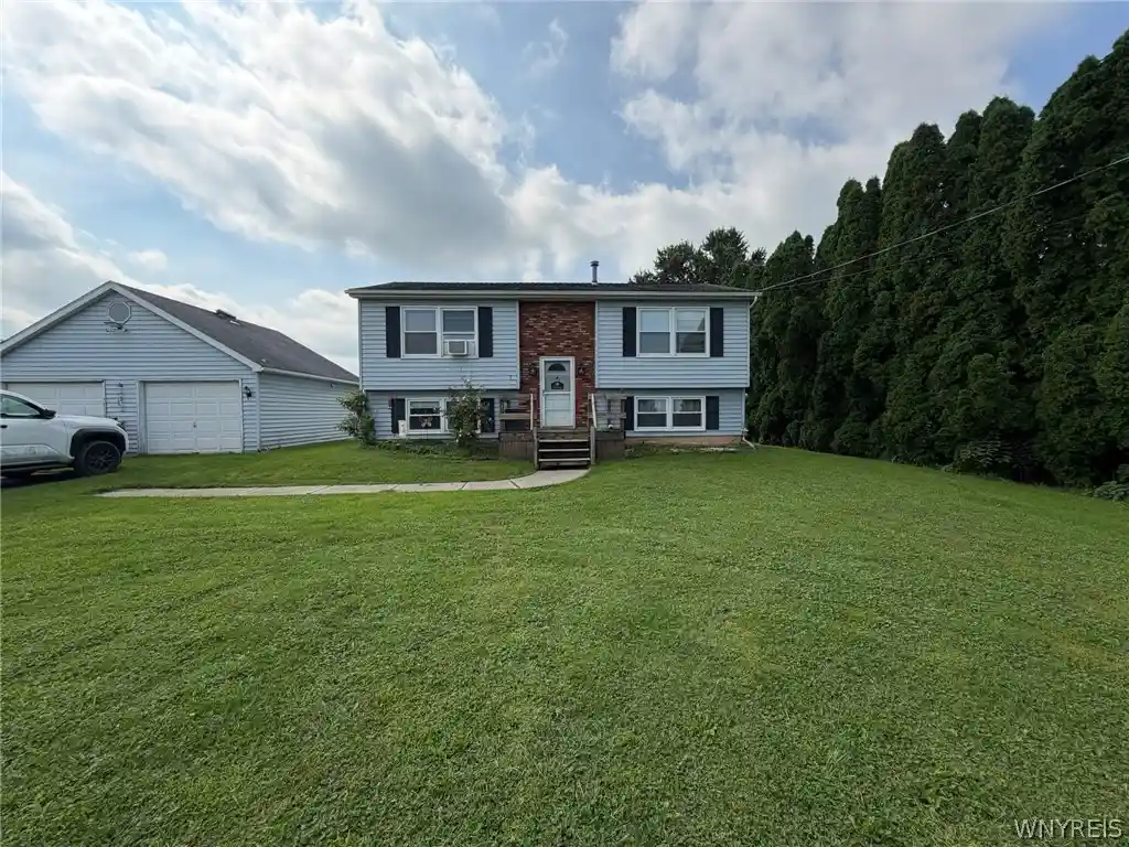Photo 1 of Single family home for sale at 8418 Chestnut Ridge Rd, Gasport, NY 14067 | MLS# B1711728 | Listing updated on 2026-09-15