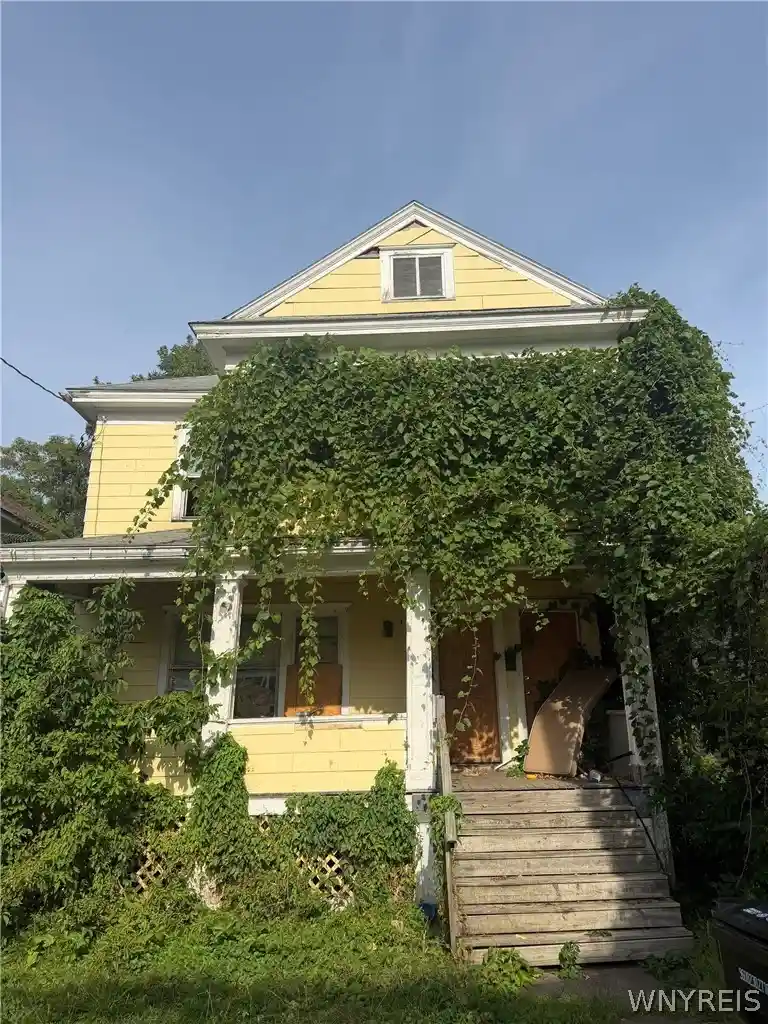 Multi family home for sale at 139 Hope Ave, Syracuse, NY 13205 | MLS# B1711562