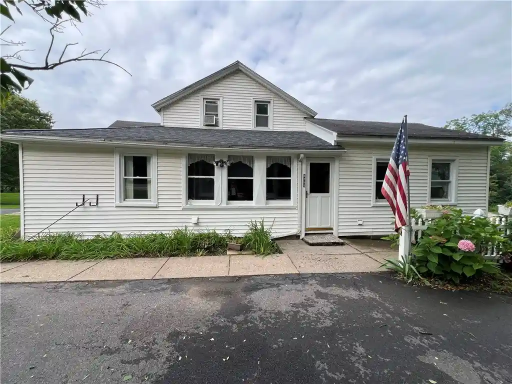 Photo 1 of Sale Pending at 4259 Nine Mile Point Rd, Fairport, NY 14450 | MLS# R1706024 | Listing updated on 2026-10-08