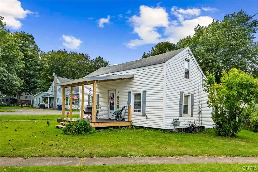Photo 1 of Single family home for sale at 201 Miller St, Oriskany, NY 13424 | MLS# S1712448 | Listing updated on 2026-10-18