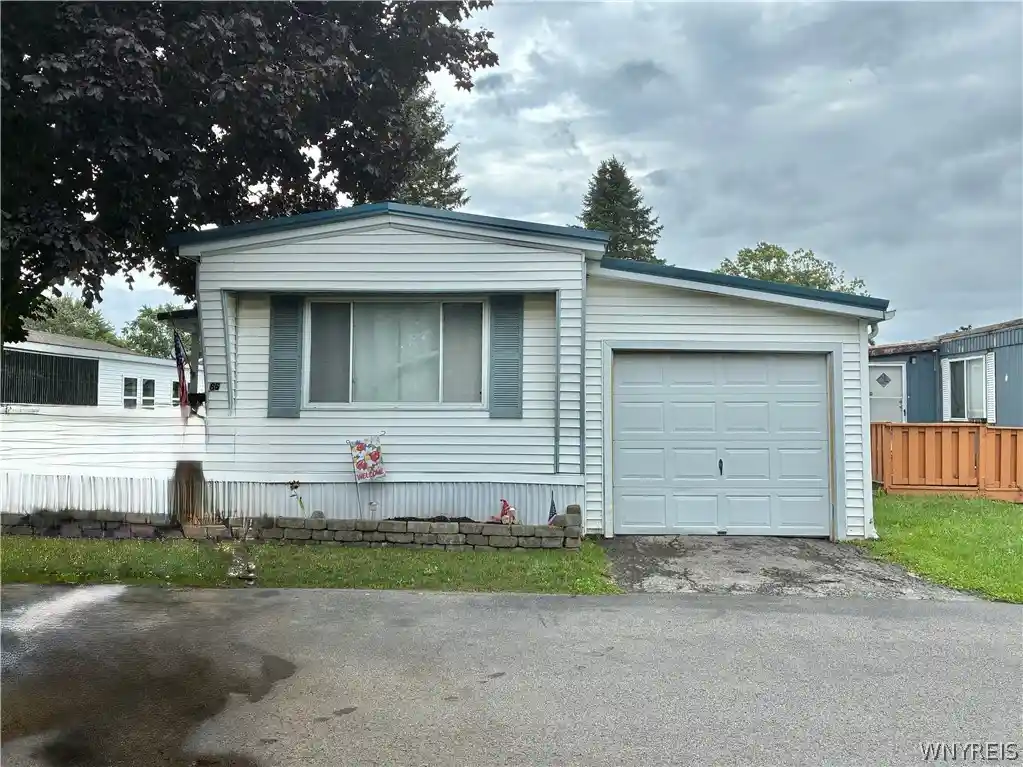 Photo 1 of Manufactured home for sale at 6035 S 86 Lot Transit Rd, Lockport Town, NY 14094 | MLS# B1712069 | Listing updated on 2026-09-04