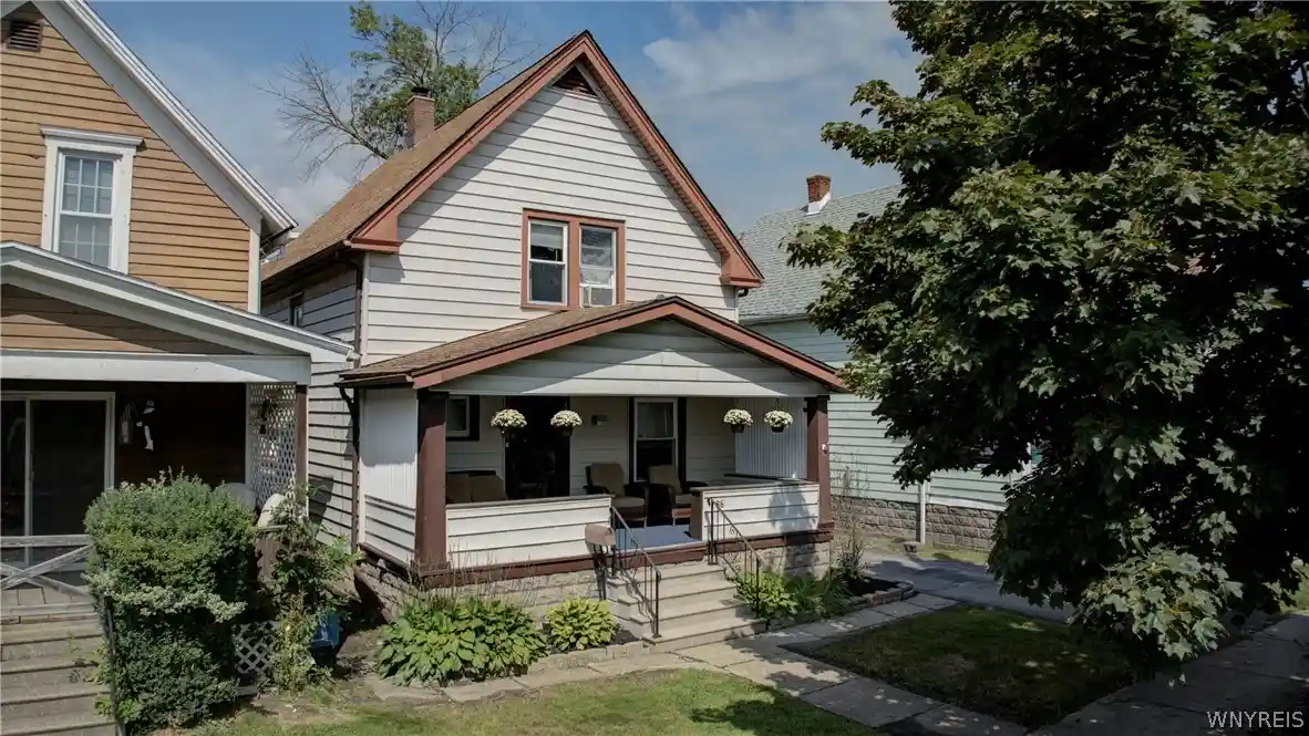 Photo 1 of Sale Pending at 86 Felton St, North Tonawanda, NY 14120 | MLS# B1712538 | Listing updated on 2026-10-19