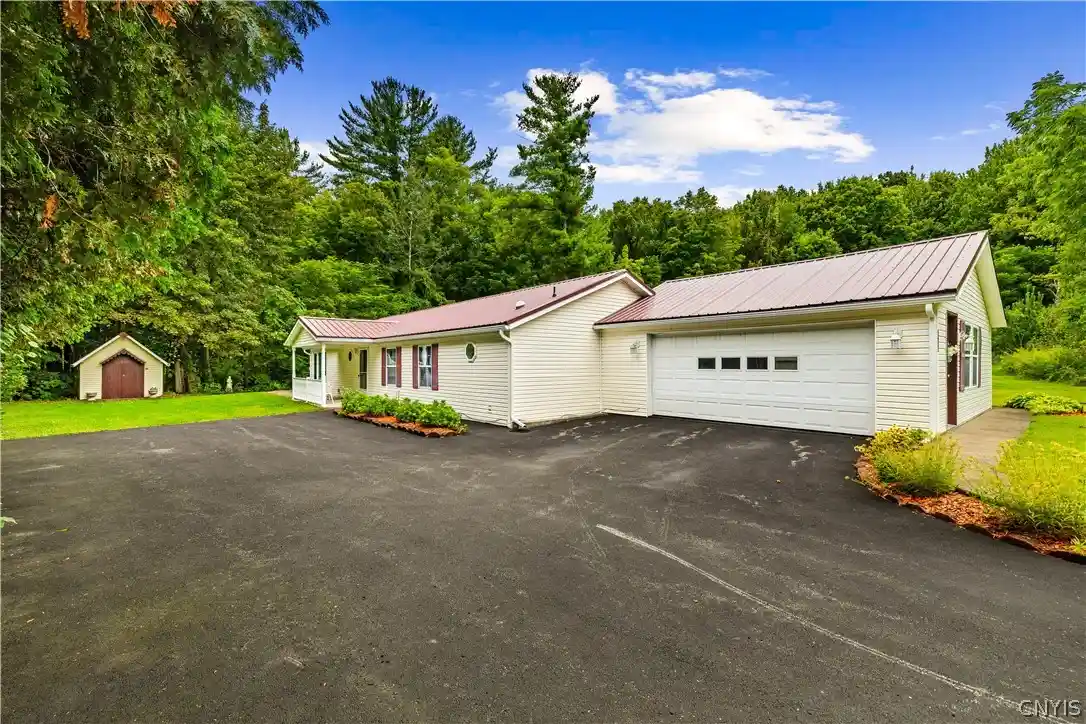 Manufactured home for sale at 121 Country Rd, Utica, NY 13502 | MLS# S1710890