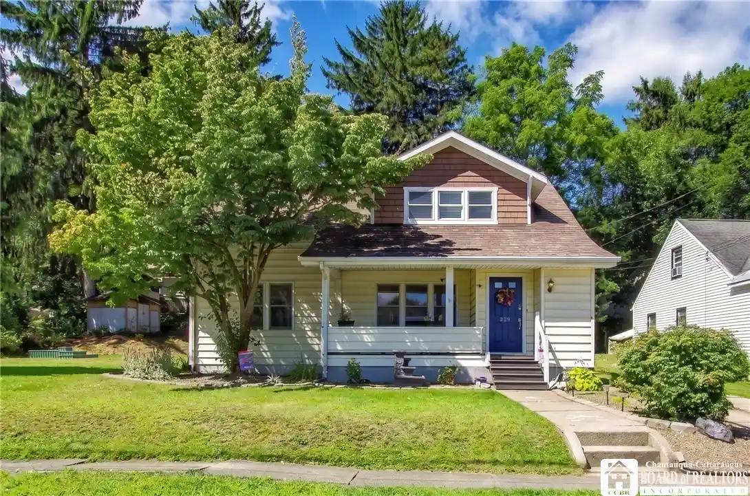 Photo 1 of Single family home for sale at 529 Weeks St, Jamestown, NY 14701 | MLS# R1710798 | Listing updated on 2026-10-09