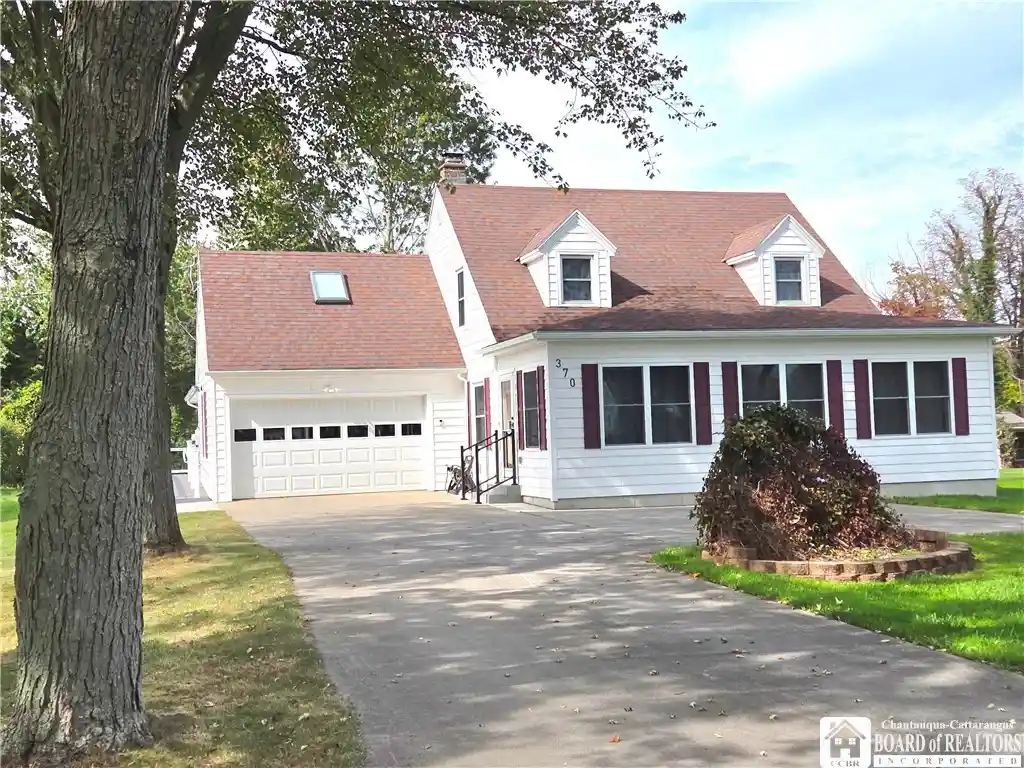 Photo 1 of Single family home for sale at 370 Lake Shore Dr W, Dunkirk, NY 14048 | MLS# R1711608 | Listing updated on 2026-10-05