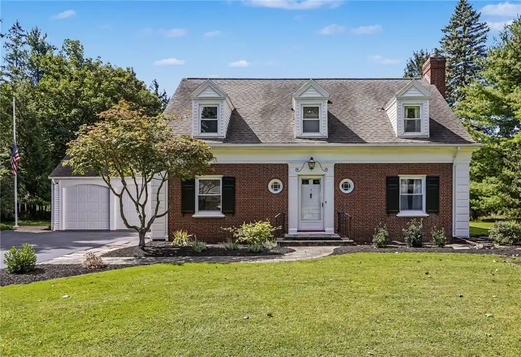 Photo 1 of Sale Pending at 3 Livingston St, Honeoye Falls, NY 14472 | MLS# R1709874 | Listing updated on 2026-09-16