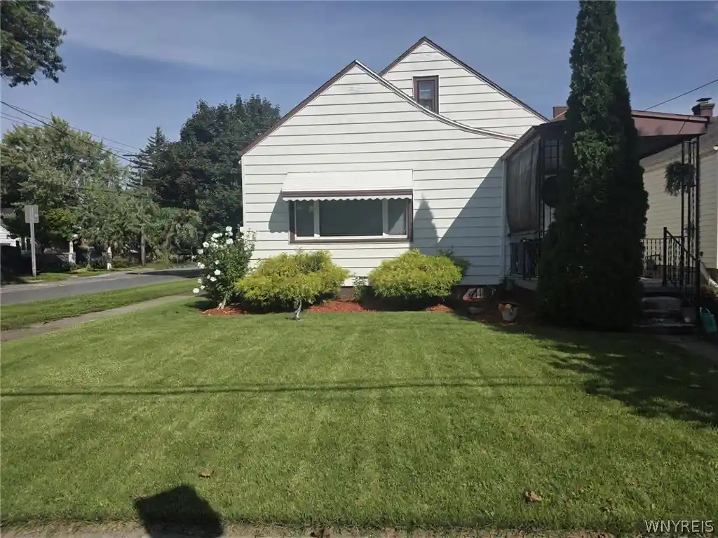 Photo 1 of Single family home for sale at 563 31st Street, Niagara Falls, NY 14301 | MLS# B1712908 | Listing updated on 2026-10-22