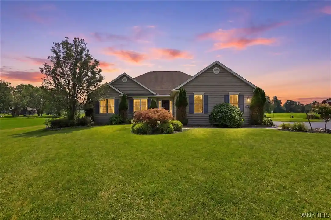 Photo 1 of Sale Pending at 4922 Beach Ridge Rd, Lockport, NY 14094 | MLS# B1712479 | Listing updated on 2026-10-05