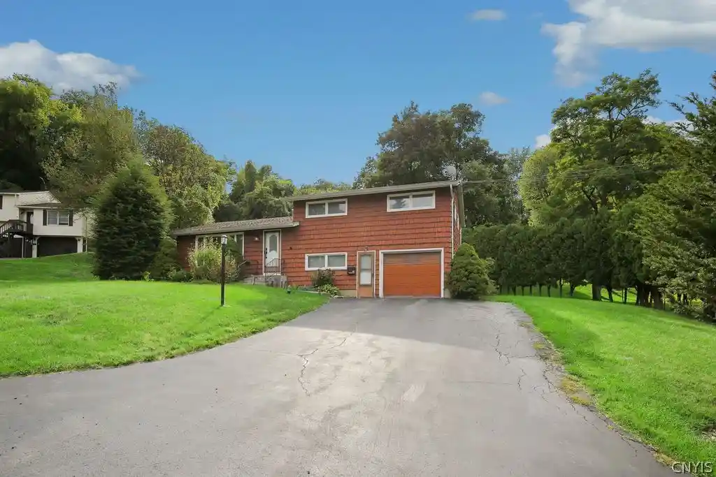 Photo 1 of Sale Pending at 100 Oakridge Cir, Syracuse, NY 13209 | MLS# S1713305 | Listing updated on 2026-10-21