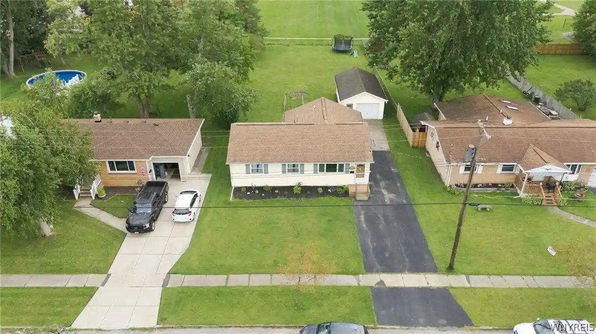 Photo 1 of Sale Pending at 13259 Colonial Woods Dr, Alden, NY 14004 | MLS# B1712302 | Listing updated on 2026-09-17