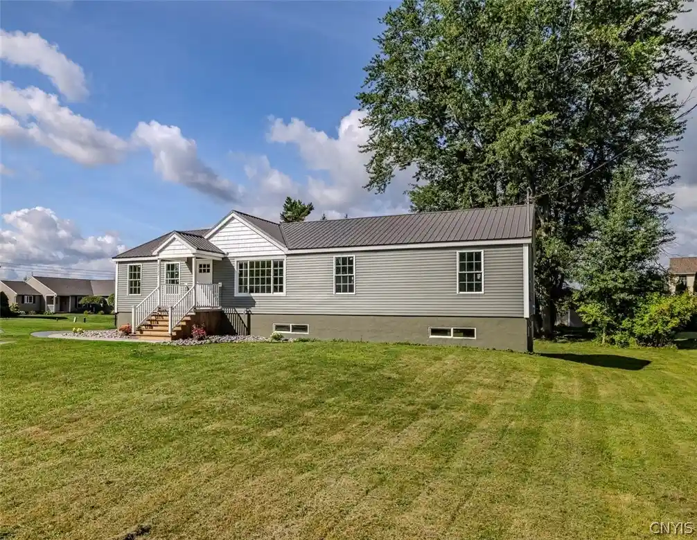 Photo 1 of Sale Pending at 8727 Whiting Rd, Cicero, NY 13039 | MLS# S1713435 | Listing updated on 2026-10-29