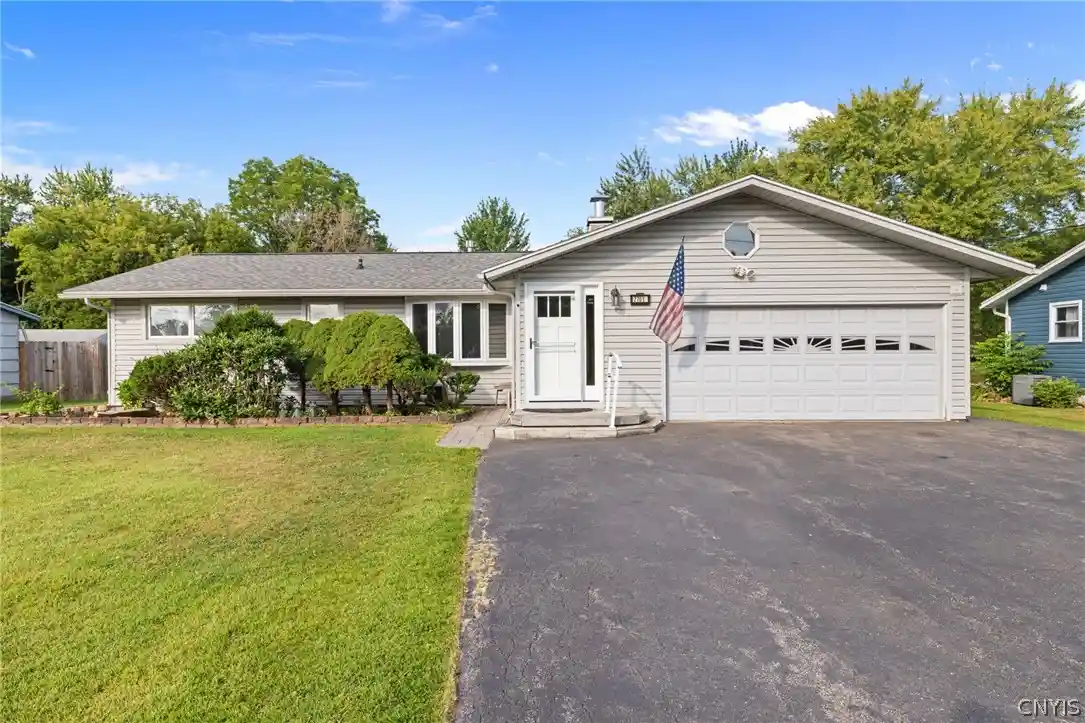 Photo 1 of Sale Pending at 7761 Davis Rd S, Syracuse, NY 13212 | MLS# S1710482 | Listing updated on 2026-09-21