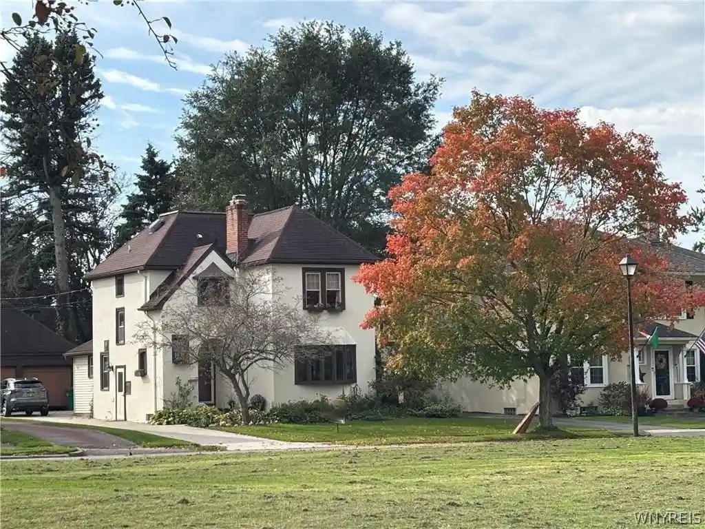 Photo 1 of Single family home for sale at 20 Grasmere Rd, Lockport, NY 14094 | MLS# B1712462 | Listing updated on 2026-10-08