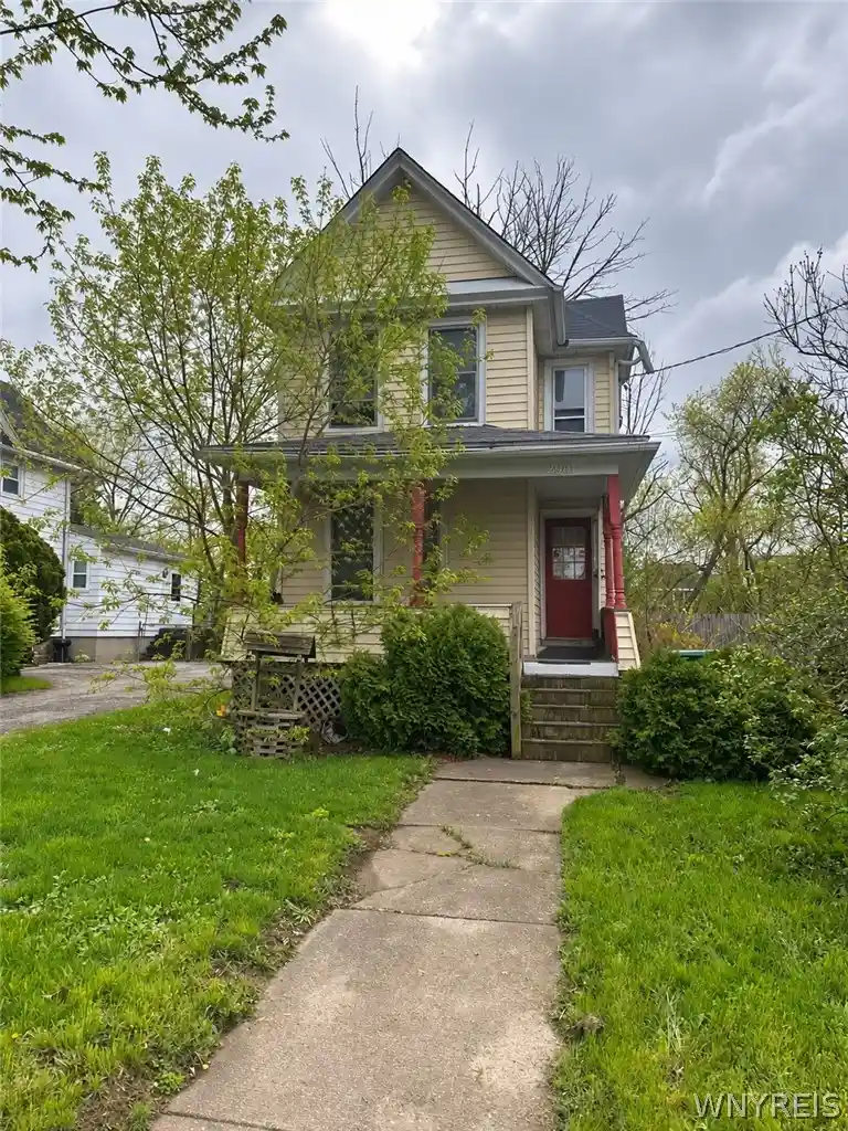 Photo 1 of Sale Pending at 2961 Mckoon Ave, Niagara Falls, NY 14305 | MLS# B1709864 | Listing updated on 2026-10-07