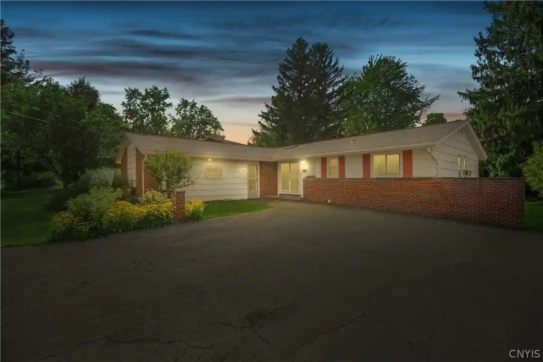 Photo 1 of Sale Pending at 5239 Jamesville Rd, Syracuse, NY 13214 | MLS# S1712720 | Listing updated on 2026-10-27