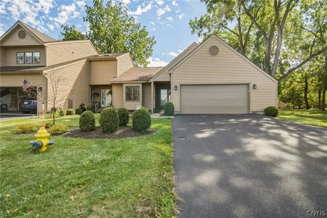 Condo for sale at 212 White Heron Cir, Fayetteville, NY 13066 | MLS# S1713065