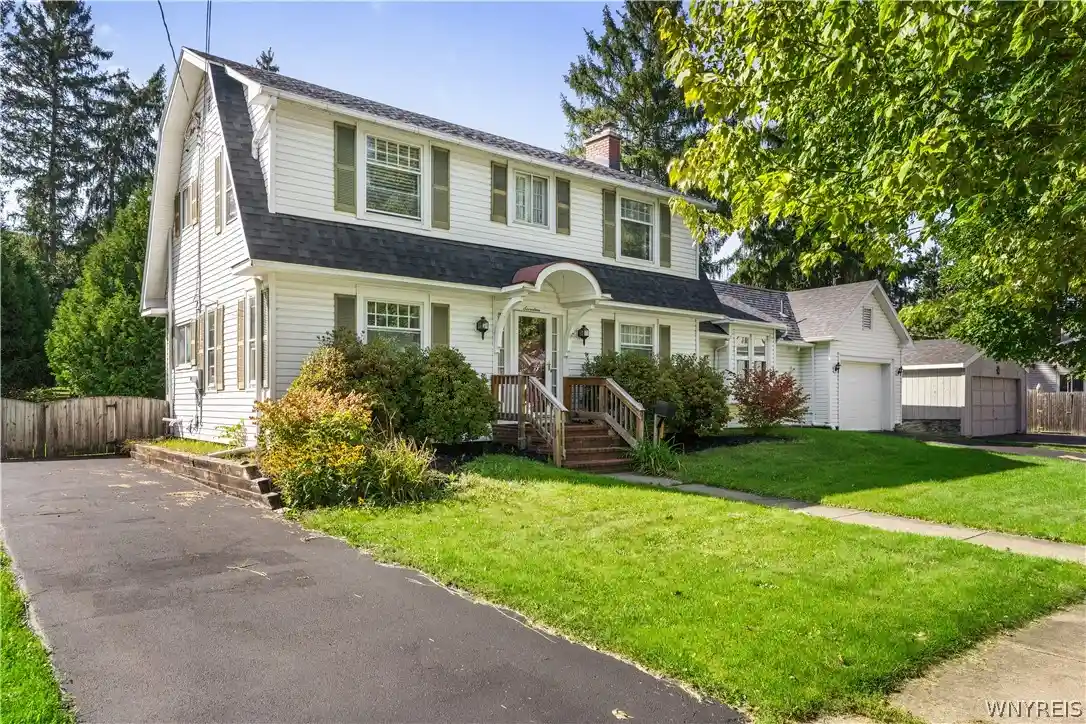 Photo 1 of Sale Pending at 17 S Maple St, Warsaw, NY 14569 | MLS# B1712974 | Listing updated on 2026-10-05