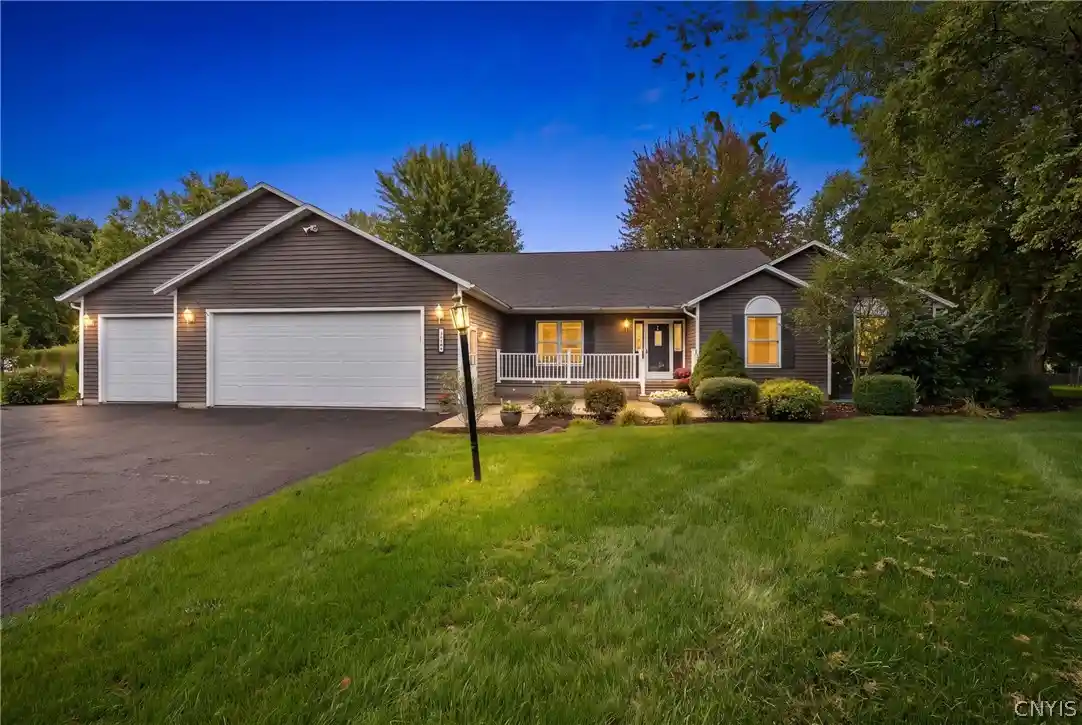 Photo 1 of Sale Pending at 2352 Hunt Rd, Camillus, NY 13031 | MLS# S1712578 | Listing updated on 2026-09-25
